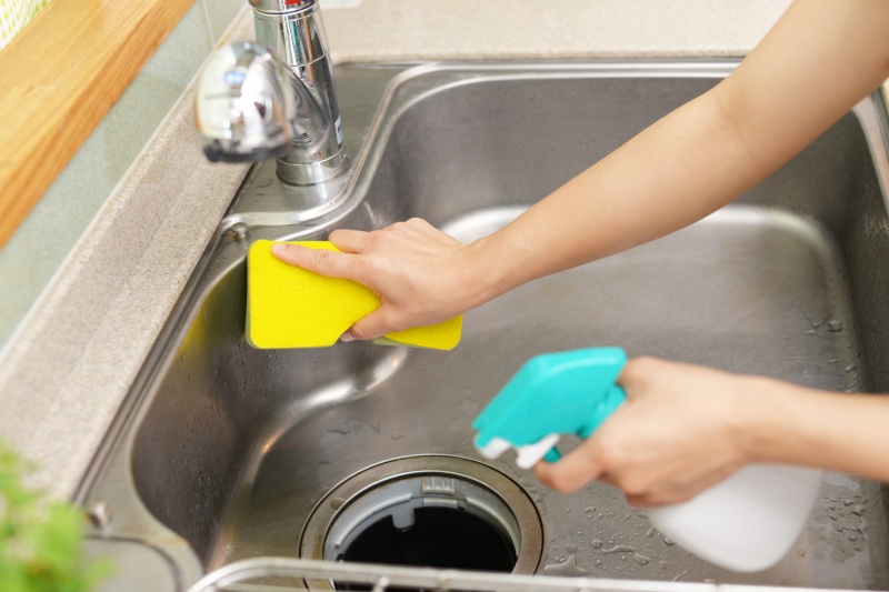 Safe food handling during proper cleaning of kitchen surfaces