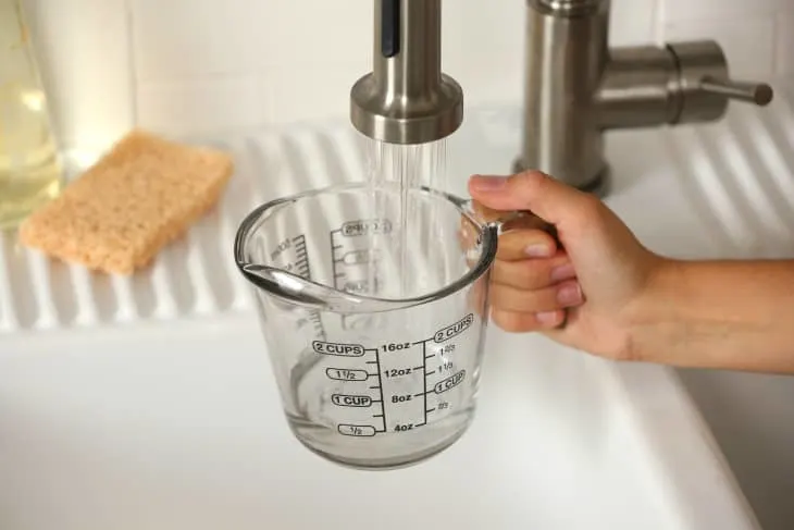 Safe food handling during proper cleaning of measuring cups