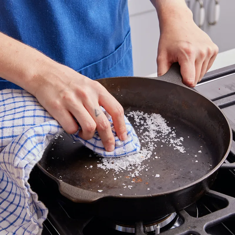 Safe food handling during proper cleaning of baking pans